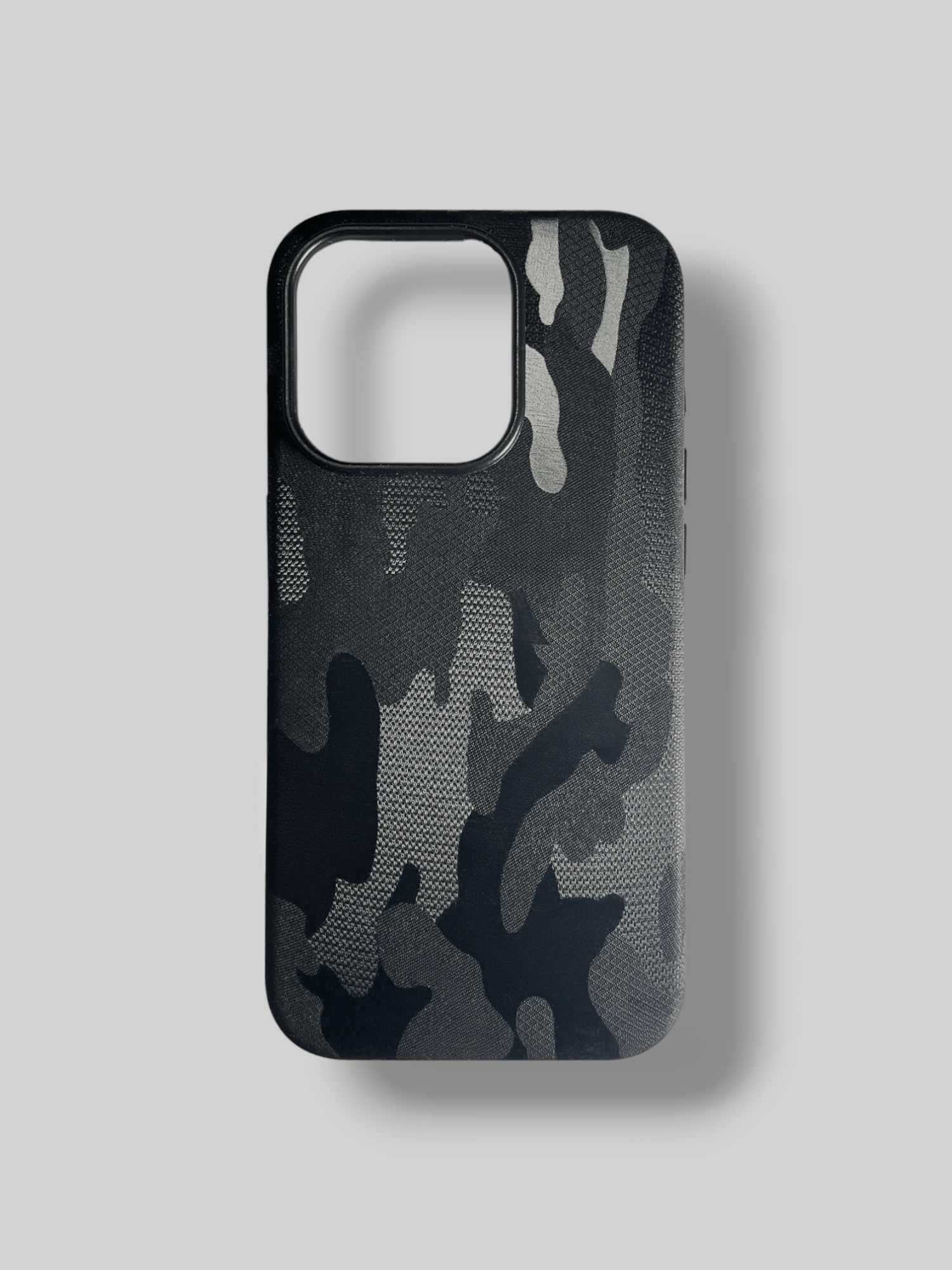CoolCases iPhone 15 / Black Urban Camo: Stylish Leather Case with Magsafe