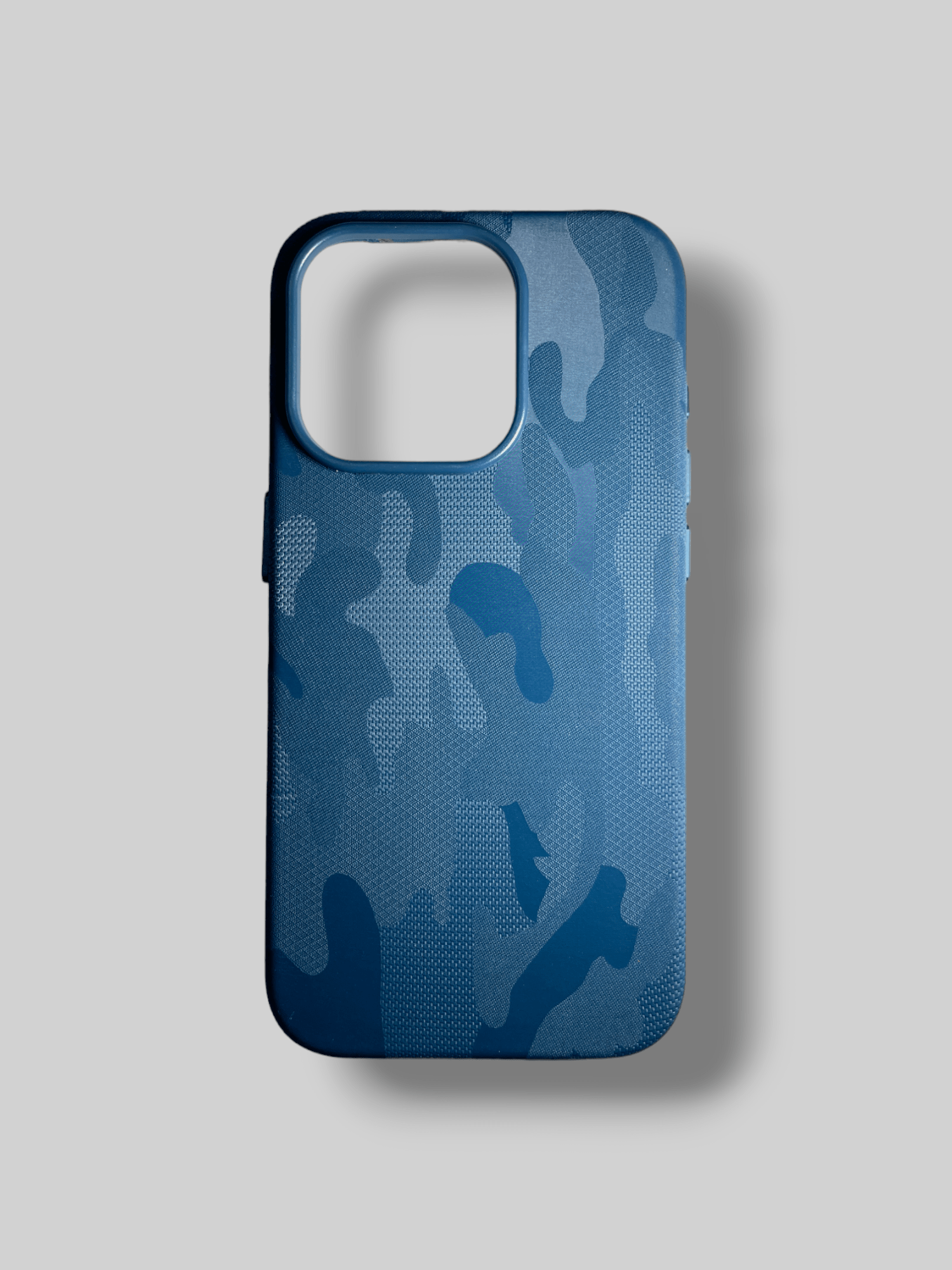 CoolCases iPhone 15 / Blue Urban Camo: Stylish Leather Case with Magsafe